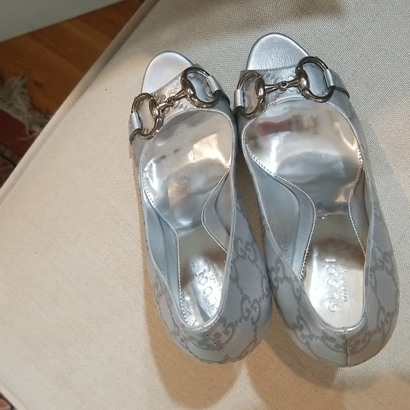 Gucci silver heels made in Italy sz 6.5 - Picture 6 of 7